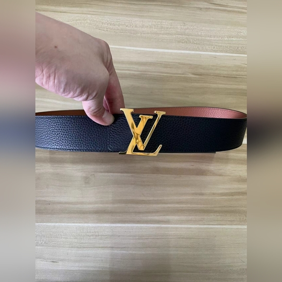 LV Initiales 40mm Reversible Belt - Picture 12 of 13